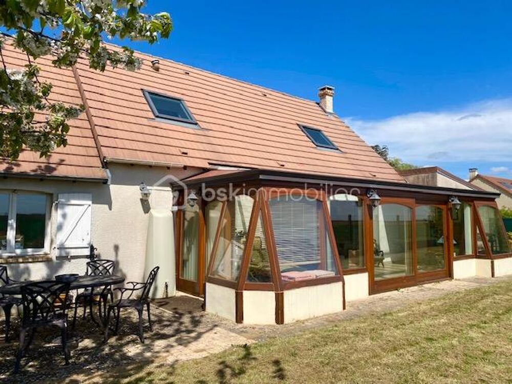Magnifique maison familiale de 180 m² au calme avec grand jardin de 1000 m² au coeur de la Beauce