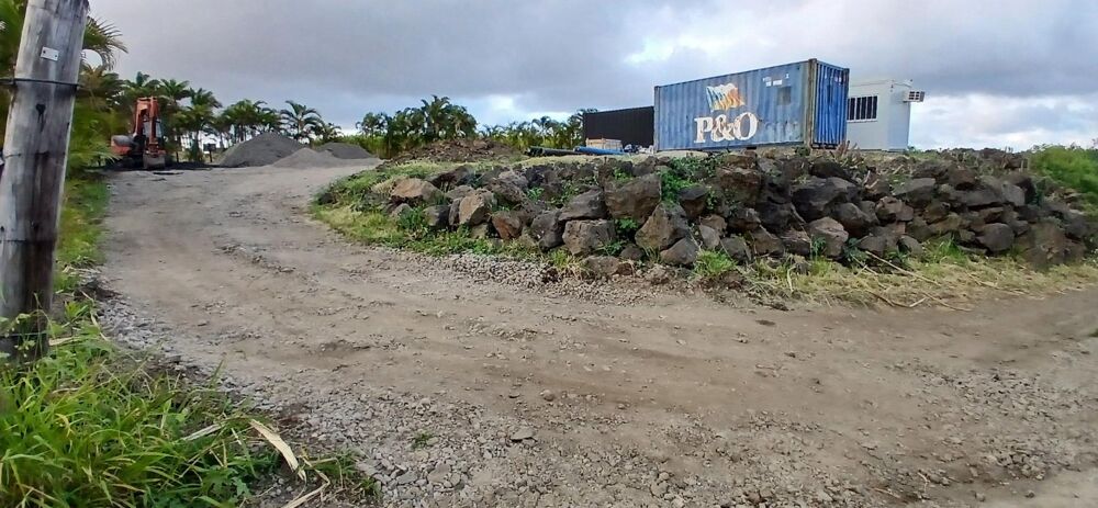 Location Terrain Ligne Paradis - terrain plat à louer de 620 m² pour stockage Saint pierre