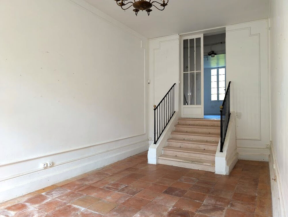 Maison en pierre de 250 m2 sur 285000 m2 de terrain