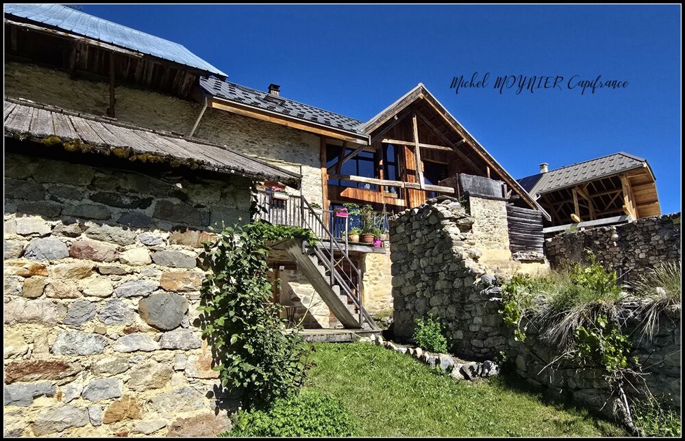 Vente Maison Aux Seyes, commune de Champcella, grande maison de montagne rénovée pour résidence principale, gîte ou chambres d'hôtes Champcella