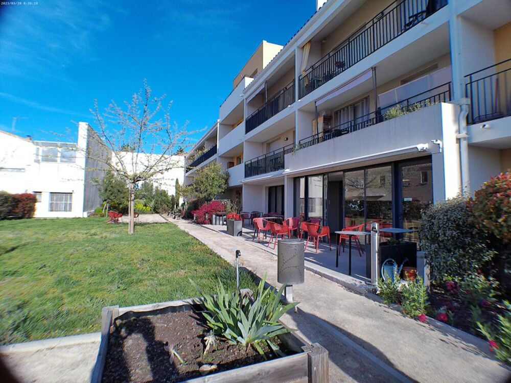Pezenas appartement 2 pièces loué meublé avec balcon et parking
