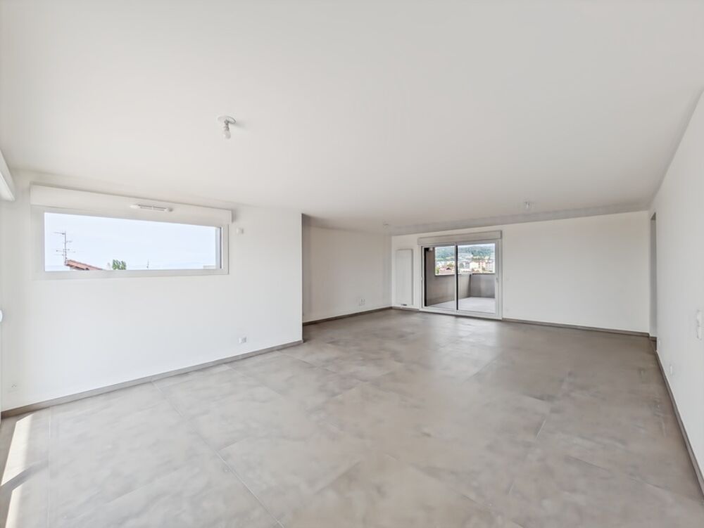 Vente Appartement à vendre attique 4 pièces THONON LES BAINS (74) - EXCEPTIONNEL – APPARTEMENT 4 PIÈCES EN ATTIQUE AVEC VUE PANORAMIQUE SUR LE LAC Thonon les bains