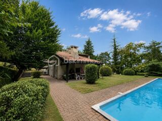  Villa à vendre 7 pièces 249 m²
