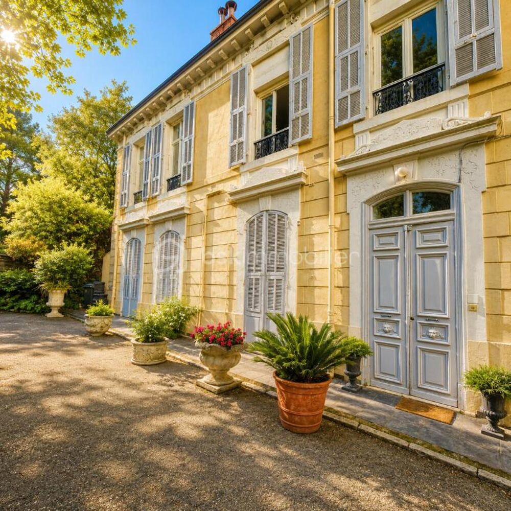 ENTRE MER ET NATURE  APPARTEMENTS DE CARACTÈRE DANS UNE MAISON DE MAÎTRE AVEC 700 M² DE JARDIN PRIVATIF