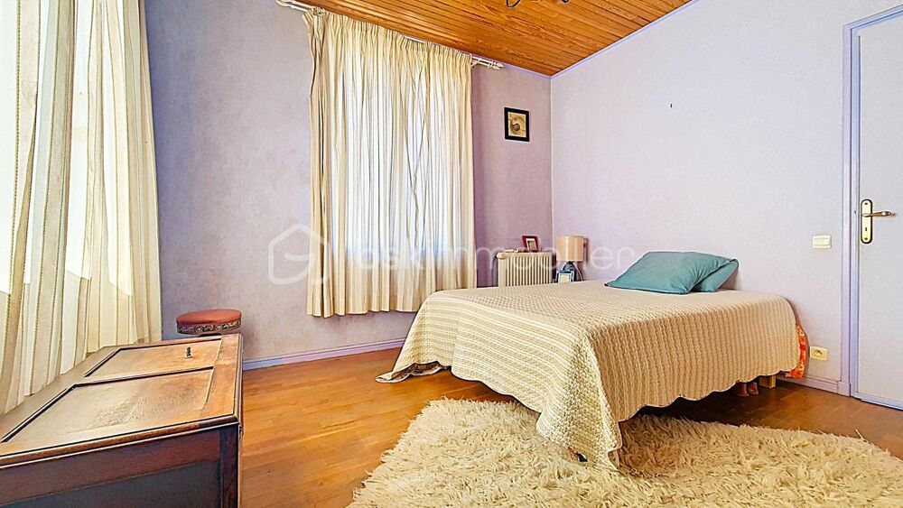 Vente Maison Maison 4 faces avec vue sur le Canigou – 1760 m² de terrain, piscine, garage, dépendance, panneaux solaires Joch