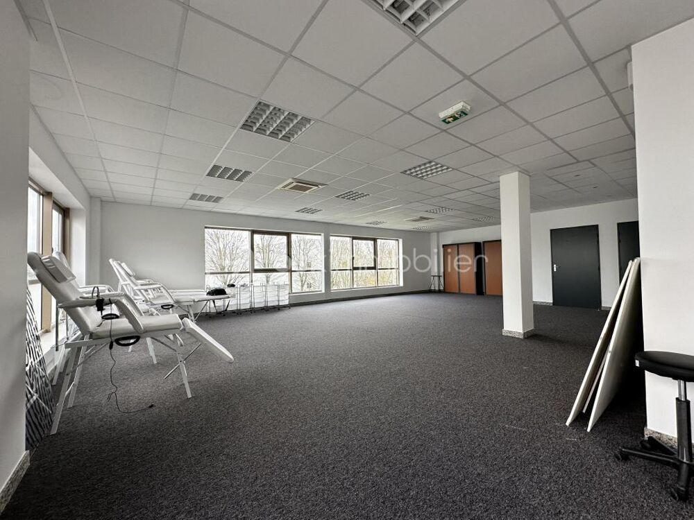   A loué bureau Chelles