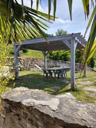 Propriété/château à vendre 14 pièces 300 m²