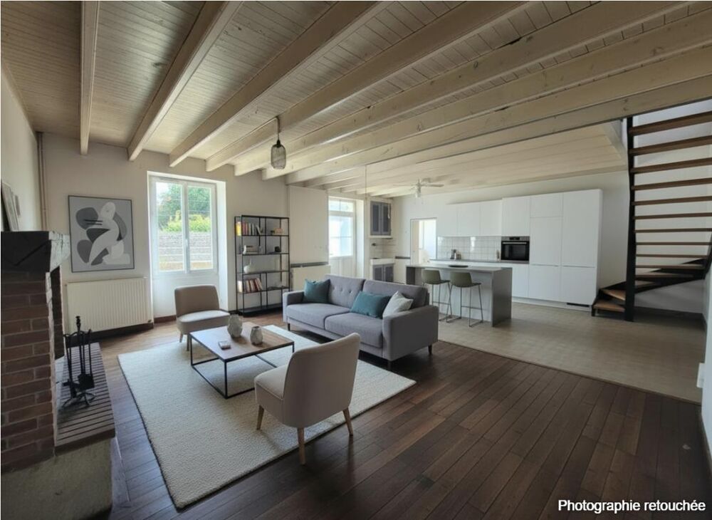 Maison de 92 m 2 à Blanzay, 3 chambres , garage, jardin, atelier