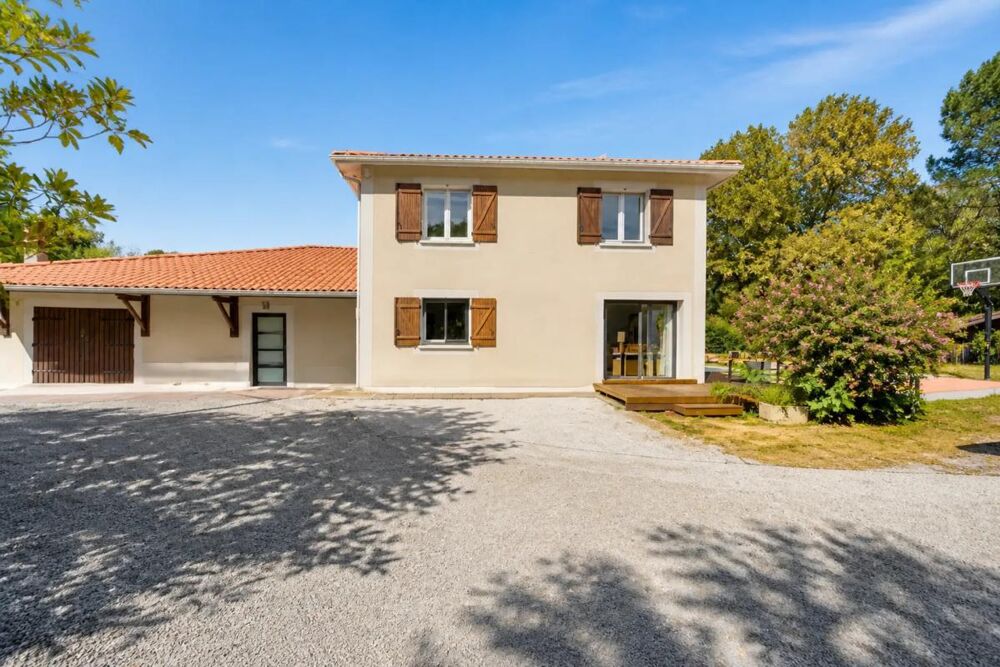 Maison familiale + dépendance à Saint-Selve