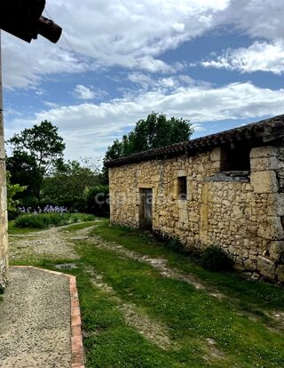  Maison  vendre 8 pices 220 m