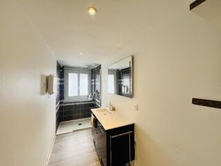  Immeuble à vendre 8 pièces 160 m²