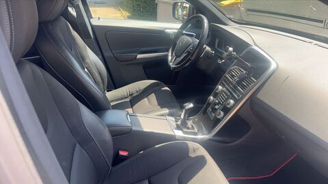 XC60 2.0 D4 190 AWD Momentum Business - Entretien constructeur 2017 occasion 91270 Vigneux Sur Seine