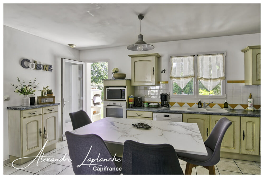 Vente Maison Dpt Tarn et Garonne (82), Maison de plain-pied parfaitement entretenue, au calme, avec piscine, garage et commerces accessibles Saint etienne de tulmont