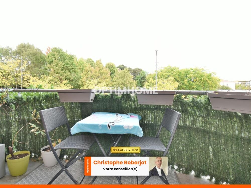 Joli appartement avec balcon et parking dans petite copropriété au pied de tous les commerces et transports de Châtenoy le royal