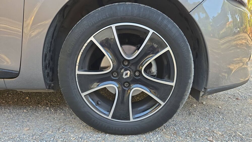 Clio 0.9 TCe 90 eco2 Intens - Premi&egrave;re main 2015 occasion 83340 Le Luc