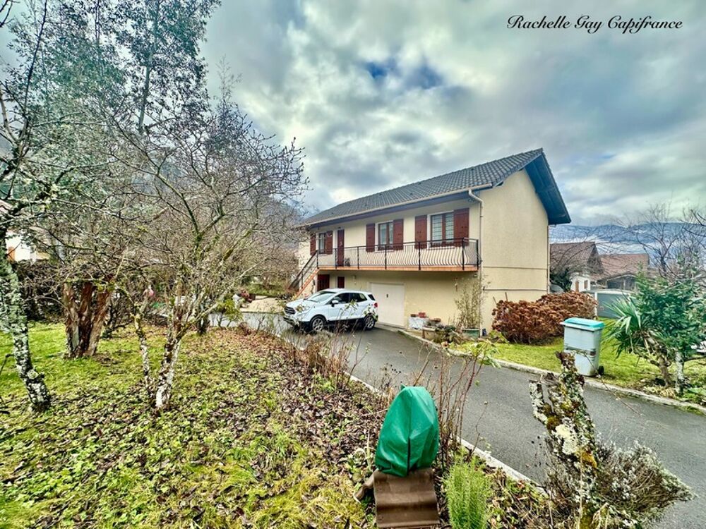 Maison familiale fonctionnelle avec sous sol complet, à vendre 5 pièces CLUSES (74)