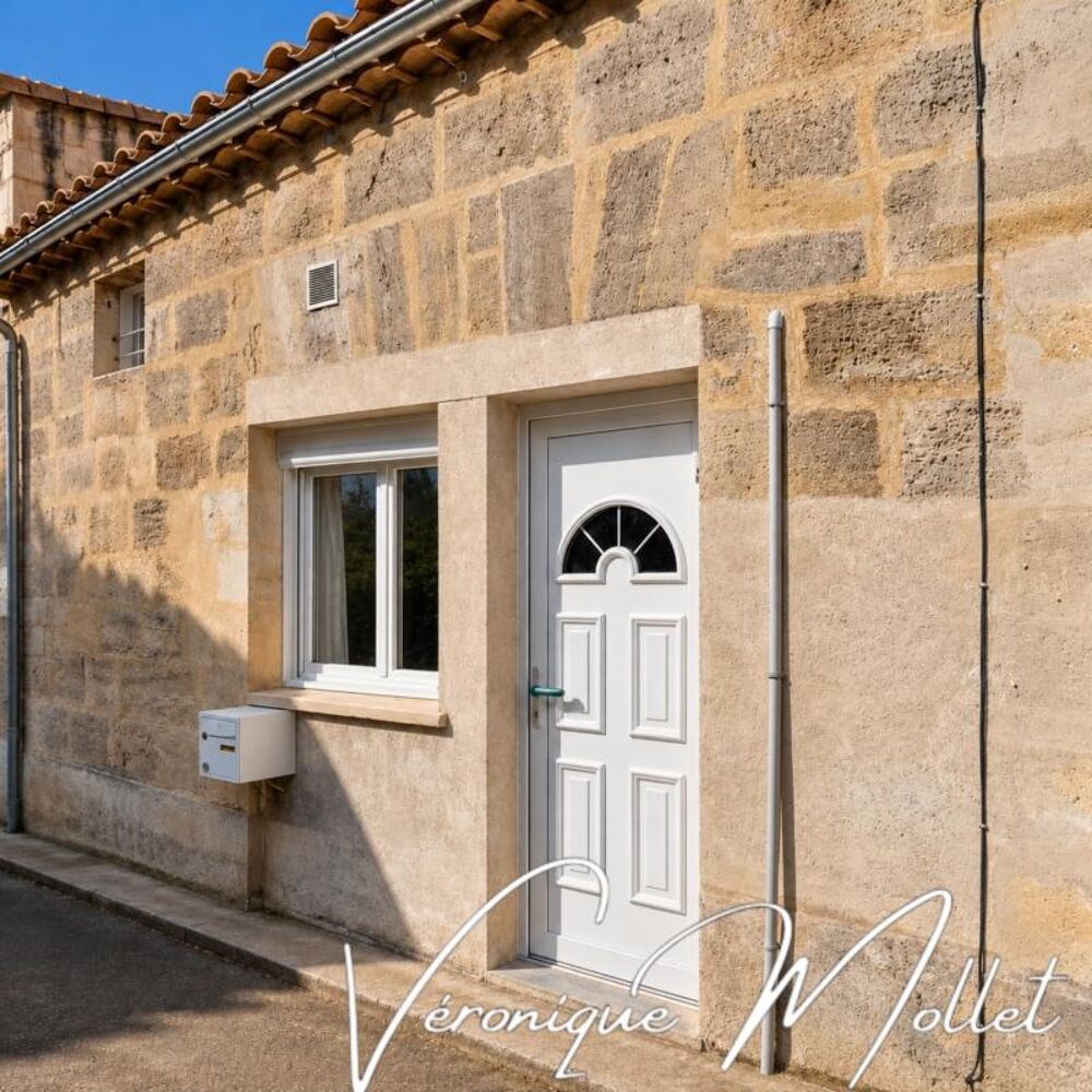 AU COEUR DE SAINT ANDRE DE CUBZAC  Maison de ville, 2 chambres, 2 WC, buanderie, climatisation, tout à pieds !