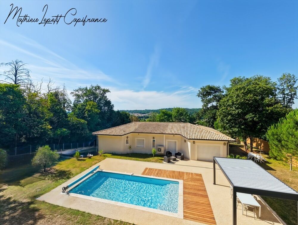 Maison contemporaine de 253 m² avec piscine, garage isolé de 100 m² et terrain de 4 728 m²  CHANCELADE- aucun travaux à prévoir