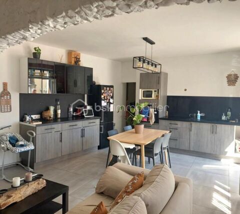   Belle maison de village avec de beaux volumes et grenier de 45m Maison - 5 pice(s) - 110 m