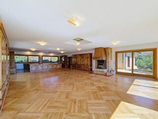  Maison à louer 5 pièces 273 m²
