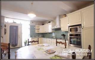  Maison � vendre 6 pi�ces 205 m�