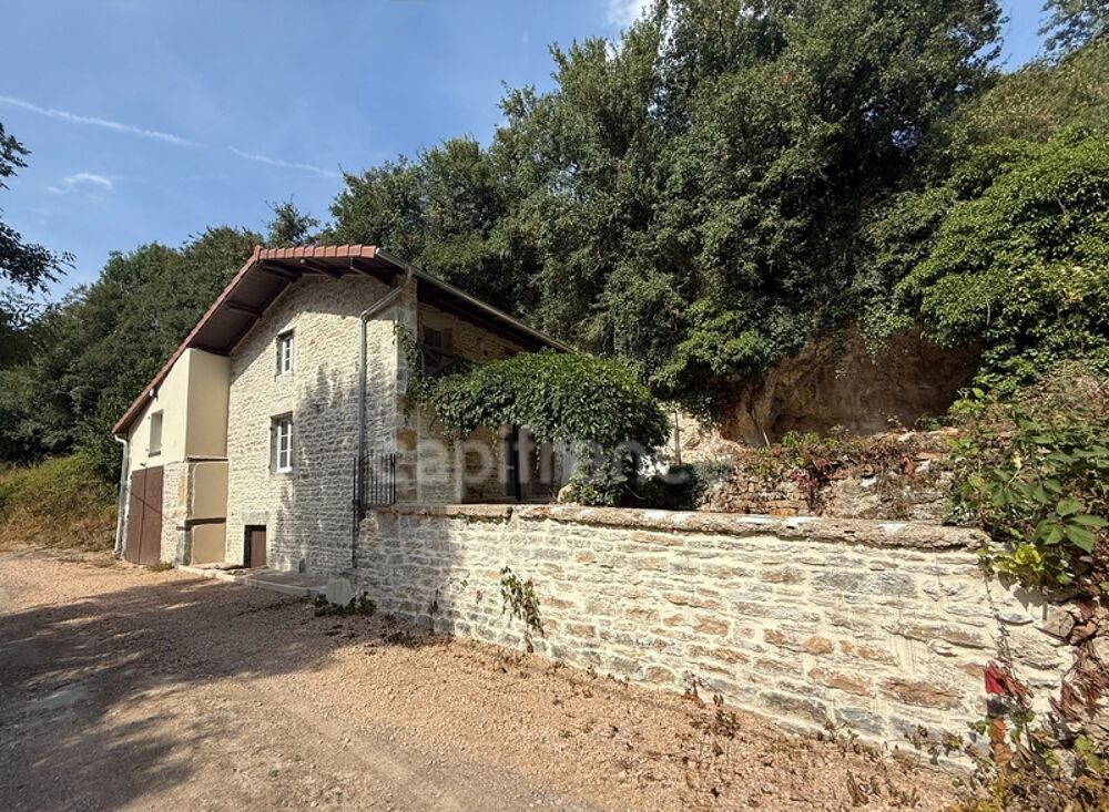 Berzé-la-Ville  Maison troglodyte avec grotte naturelle, charme brut et rénovation moderne