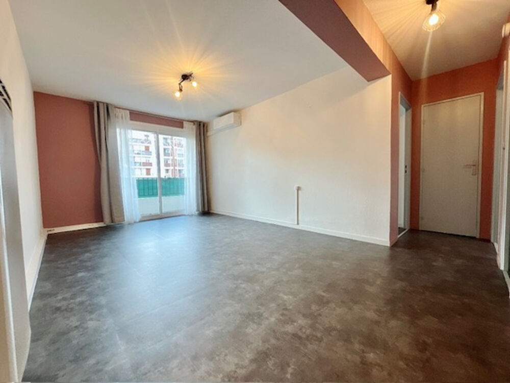Vente Appartement Magnifique appartement T3 de 57 m² en rez-de-chaussée d'une petite copropriété aux faibles charges Perpignan