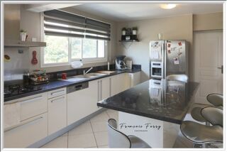  Maison � vendre 8 pi�ces 205 m�