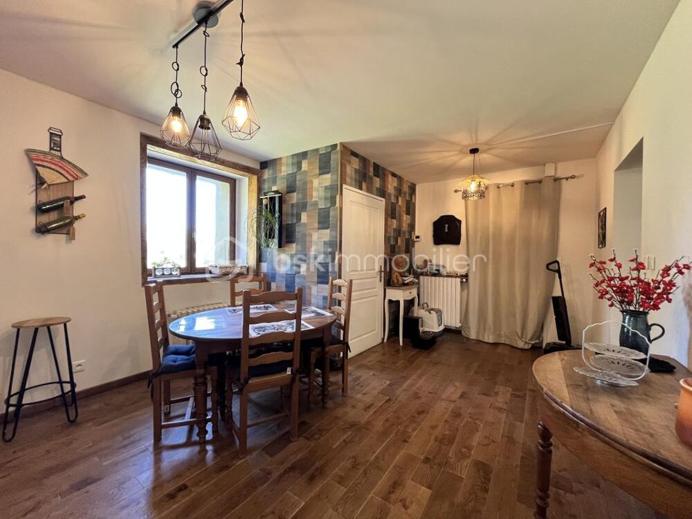 Vente Ferme Ancienne ferme rénovée 4 chambres – Terrain 1 700 m² – Entrelacs Entrelacs