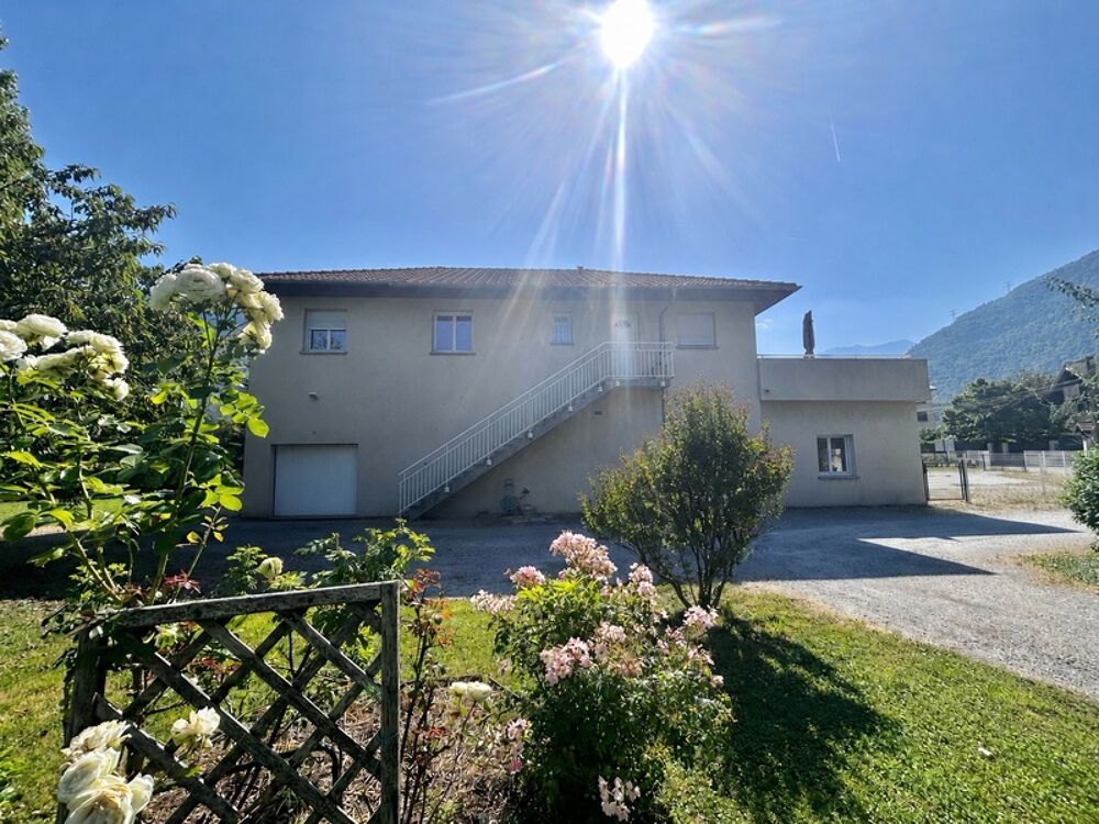 ALBERTVILLE (73) - MAISON 232 m2 - TERRAIN 1740 m2