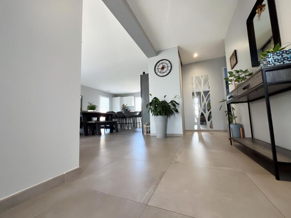 Vente Maison Magnifique maison de 118 m² en R+1 sur un terrain de 435 m²  en 3 faces piscinable et sans vis-à-vis Canohes