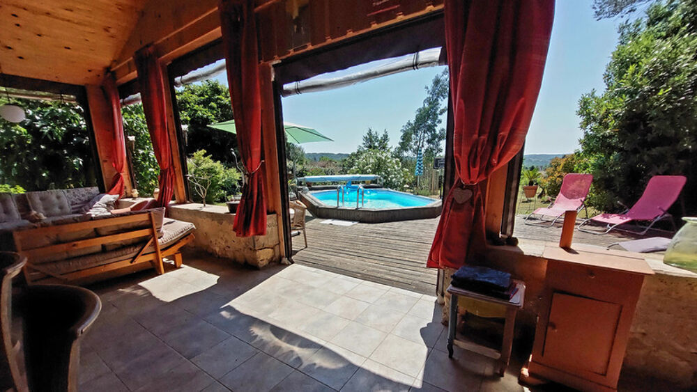 Maison de plain-pied rénovée avec piscine, terrasse couverte de 50 m² et chalet indépendant  Périgord Noir