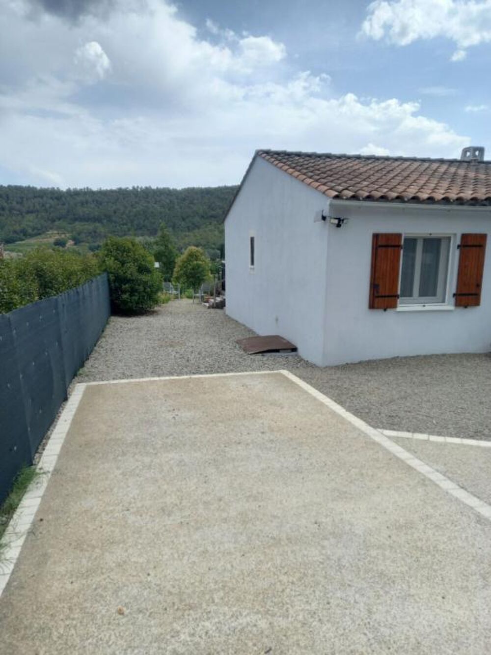SALERNES (83), parfait état, villa T4, chambres 96 m2