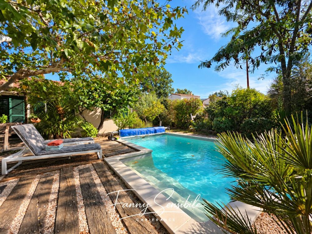 Vente Maison Maison familiale de plain-pied 6 pièces - piscine et jardin env 700 m2 Trets