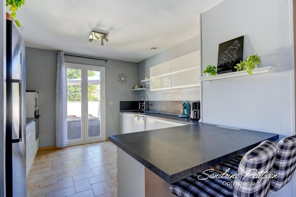Vente Maison À vendre – Maison familiale de plain-pied 108.5 m² (4 chambres - Véranda) + Garage – Piscine – Terrain 555 m² – Saint-André-de-C Saint andre de corcy