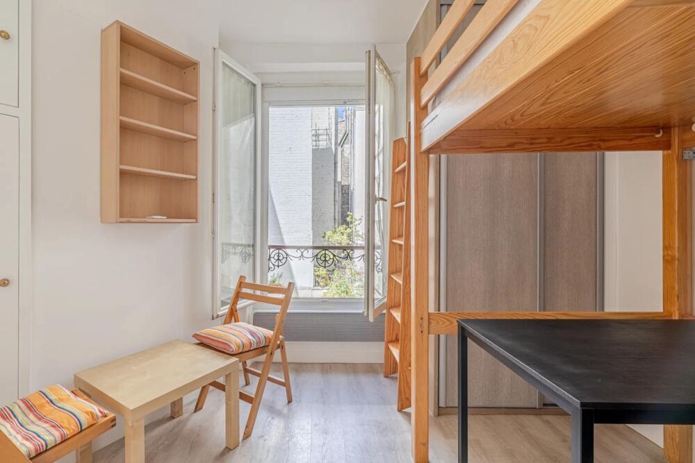Vente Appartement Superbe studio meublé et rénové sur cour – Jules Joffrin Paris 18