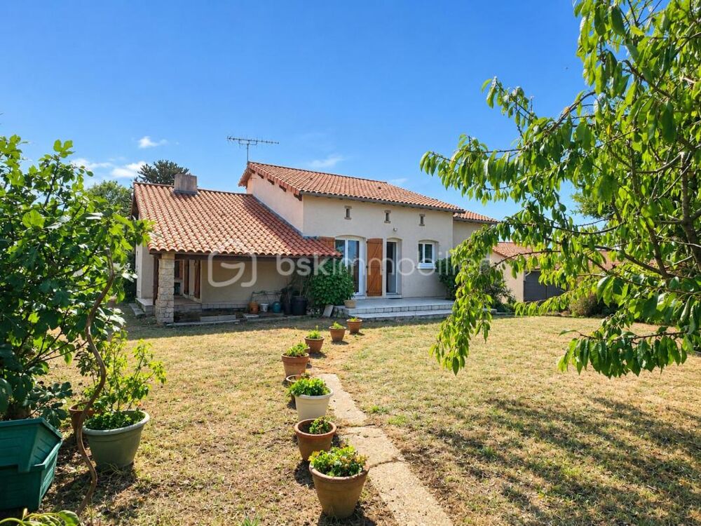 Maison familiale de 142 m² avec sous-sol de 125 m²  Saint-Léger-sous-Cholet