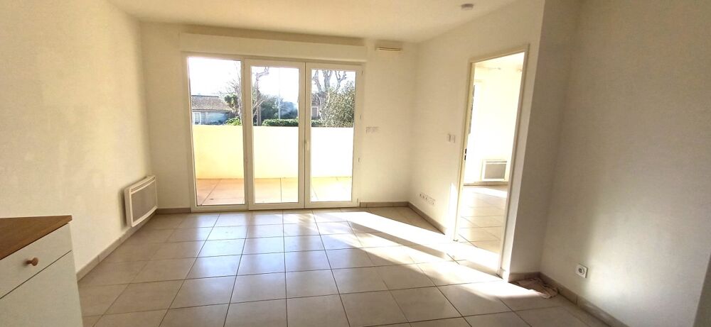 Appartement T2 avec parking et terrasse à HYERES