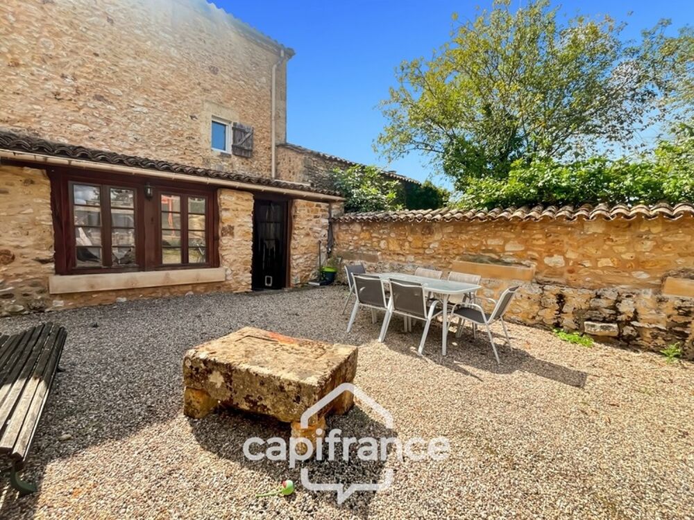 Maison 5 pièces 135 m² · à Lolme · 135 m² · 194 000 €
