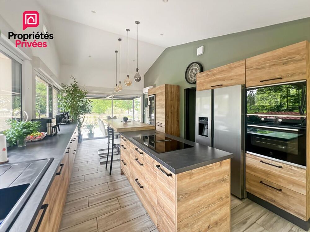 Maison en pierre rénovée de 142 m² sur plus de 7 300 m²