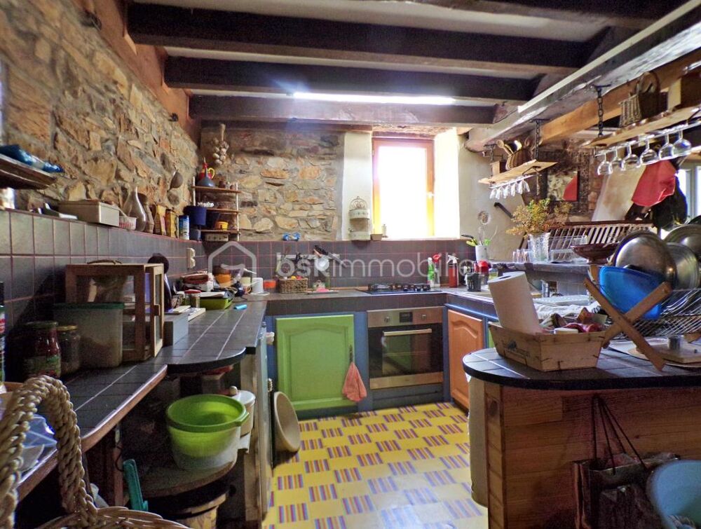 ? MAISON EN PIERRE DE 138 M²  DEUX VASTES ESPACES DE VIE  AU CALME