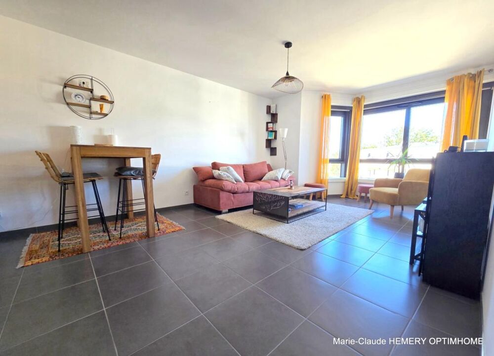 Vente Appartement Dinard Médiathèque, appartement T2 de 50.08 m² exposé Sud Est au quatrième étage avec ascenseur. Cave et garage Dinard