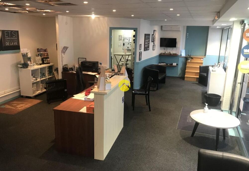 LOCAL 123m² hyper centre. Gd garage