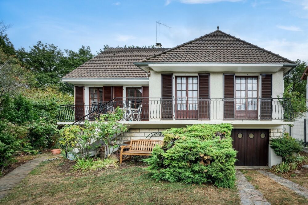 Vente Maison Maison à vendre 6 pièces BURES SUR YVETTE (91), spacieuse, 4 chambres, sous-sol total, terrain 1 565 m2 Bures sur yvette