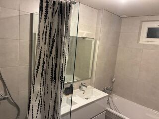  Appartement � louer 6 pi�ces 166 m� Savigny