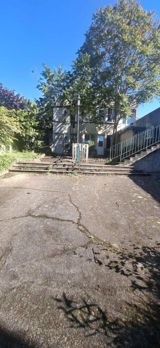  Immeuble à vendre 3 pièces 150 m²