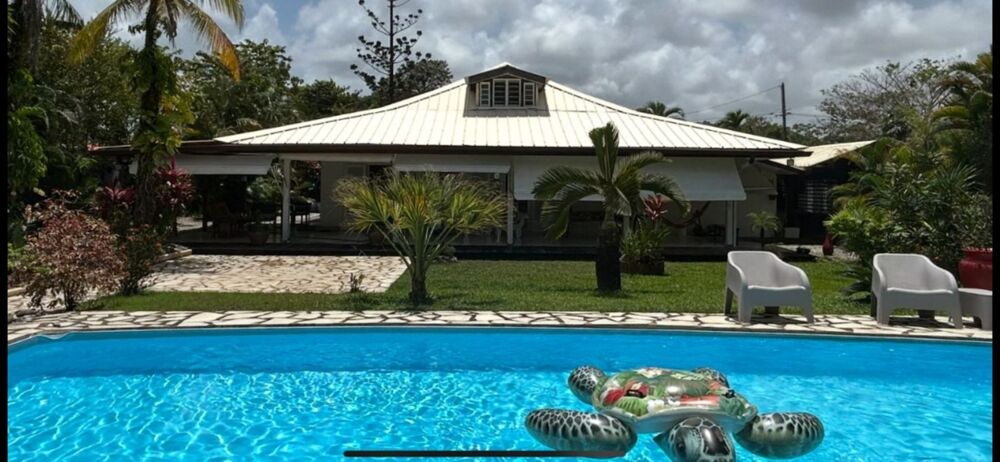 Vente Maison Superbe maison T5 avec piscine et jardin arboré de 1258 m2 Un véritable havre de paix Remire montjoly