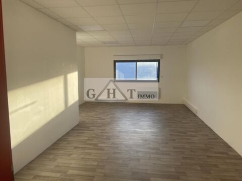   À LOUER – CREIL - LOT DE BUREAUX  – 112 m² 
