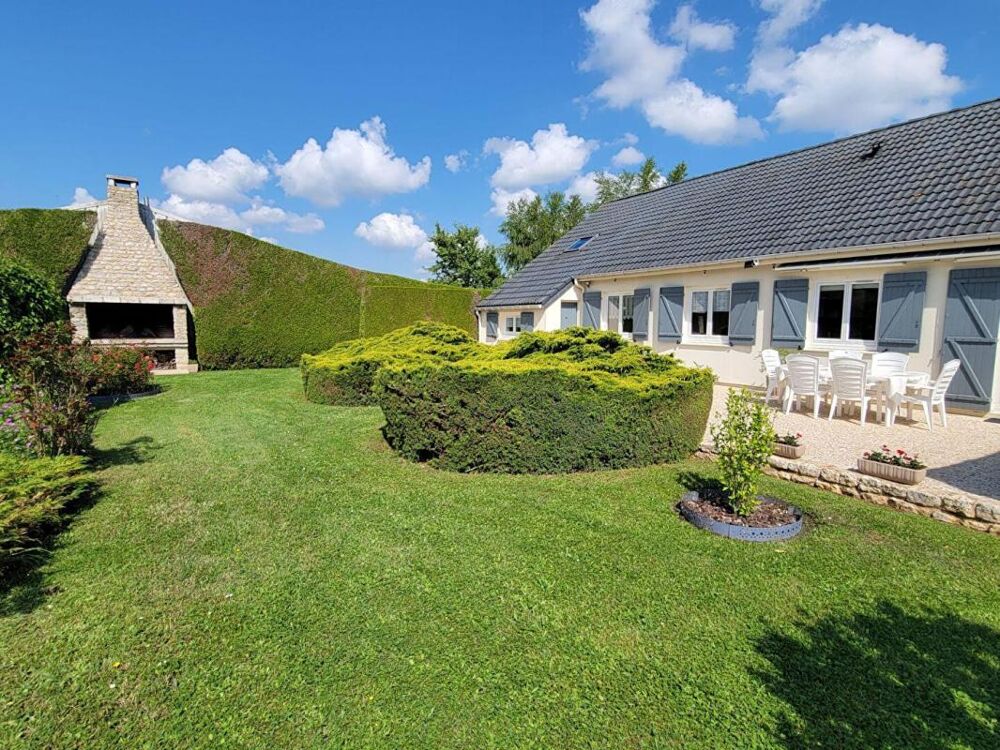 Propriété avec parc de 3 369 m², piscine couverte 10x5 et salle de récption avec cuisine de 50 m2