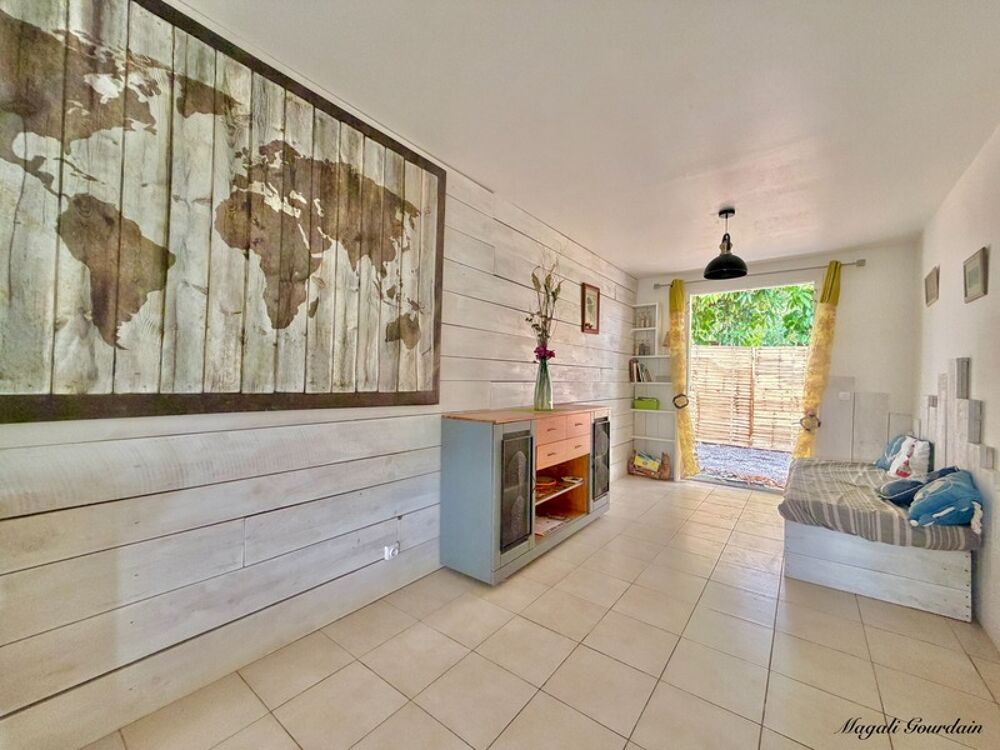 Vente Maison SAINTE-ANNE – À VENDRE – QUARTIER CALME ET RECHERCHÉ – COMMERCES À PIED – PLAGES À PROXIMITÉ Sainte anne